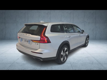 Photo 5 du bon plan VOLVO V60 B4 197ch Momentum Business Geartronic 8 occasion à 21900 €