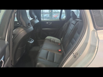 Photo 10 du bon plan VOLVO V60 B4 197ch Momentum Business Geartronic 8 occasion à 21900 €