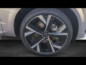 Photo 18 du bon plan VOLVO XC60 T6 Hybride Rechargeable 350ch Ultra Style Dark Geartronic 8 AWD occasion à 77900 €