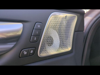 Photo 25 du bon plan VOLVO XC60 T6 Hybride Rechargeable 350ch Ultra Style Dark Geartronic 8 AWD occasion à 77900 €