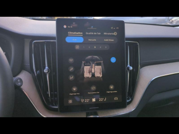 Photo 33 du bon plan VOLVO XC60 T6 Hybride Rechargeable 350ch Ultra Style Dark Geartronic 8 AWD occasion à 77900 €