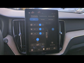 Photo 34 du bon plan VOLVO XC60 T6 Hybride Rechargeable 350ch Ultra Style Dark Geartronic 8 AWD occasion à 77900 €