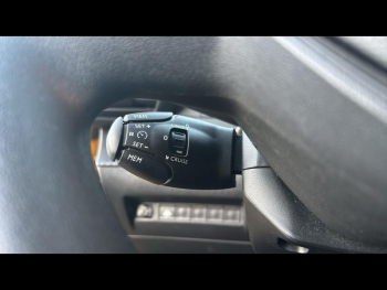 Photo 5 du bon plan PEUGEOT 208 1.2 PureTech 75ch S&S Like occasion à 8190 €