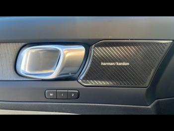 Photo 17 du bon plan VOLVO XC40 B3 163ch Plus DCT 7 occasion à 28990 €