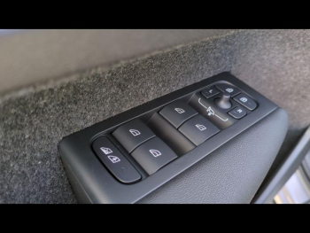 Photo 20 du bon plan VOLVO XC40 B3 163ch Plus DCT 7 occasion à 47900 €