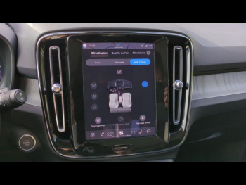 Photo 28 du bon plan VOLVO XC40 B3 163ch Plus DCT 7 occasion à 47900 €
