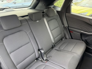 Photo 22 du bon plan FORD Kuga 2.5 Duratec 190ch FHEV E85 Titanium BVA occasion à 27990 €