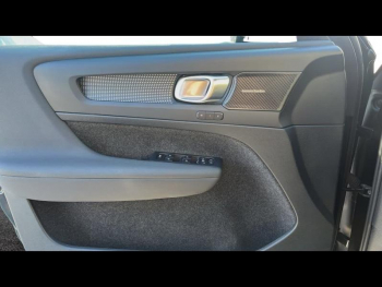 Photo 15 du bon plan VOLVO XC40 B3 163ch Black Edition DCT 7 occasion à 36800 €