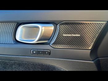 Photo 16 du bon plan VOLVO XC40 B3 163ch Black Edition DCT 7 occasion à 36800 €