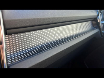 Photo 20 du bon plan VOLVO XC40 B3 163ch Black Edition DCT 7 occasion à 36800 €