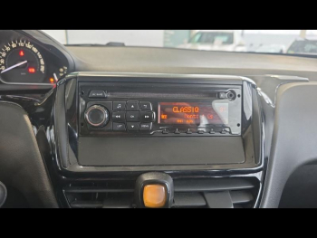 Photo 13 du bon plan PEUGEOT 208 1.2 PureTech 68ch Like 3p occasion à 6490 €