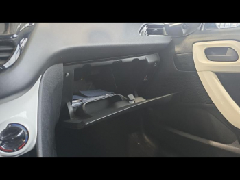 Photo 15 du bon plan PEUGEOT 208 1.2 PureTech 68ch Like 3p occasion à 6490 €