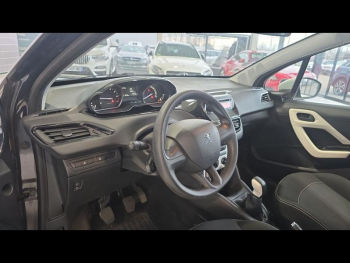 Photo 19 du bon plan PEUGEOT 208 1.2 PureTech 68ch Like 3p occasion à 6490 €