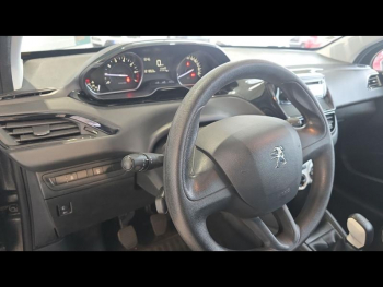 Photo 21 du bon plan PEUGEOT 208 1.2 PureTech 68ch Like 3p occasion à 6490 €