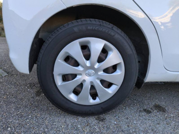 Photo 9 du bon plan TOYOTA Yaris HSD 100h Dynamic 5p occasion à 10500 €