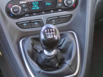 Photo 19 du bon plan FORD Tourneo Connect 1.5 TD 120ch Stop&Start Titanium Euro6 occasion à 9900 €