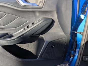 Photo 11 du bon plan FORD Focus 1.0 EcoBoost 125ch ST-Line occasion à 15790 €