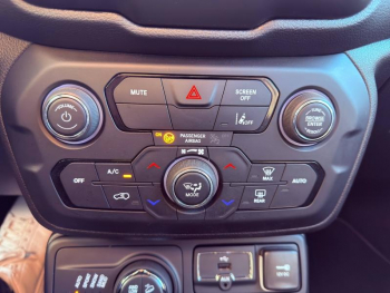 Photo 12 du bon plan JEEP Renegade 1.3 Turbo T4 190ch PHEV 4xe Limited BVA6 eAWD occasion à 21900 €