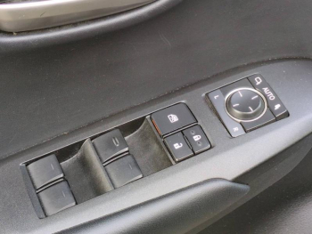 Photo 21 du bon plan LEXUS NX 300h 2WD Pack Business Euro6d-T occasion à 19890 €