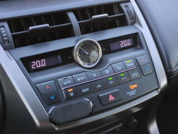 Photo 23 du bon plan LEXUS NX 300h 2WD Pack Business Euro6d-T occasion à 19890 €