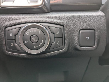 Photo 16 du bon plan FORD Ranger VUL 2.0 TDCi 213ch Double Cabine Stormtrak BVA10 occasion à 41963 €