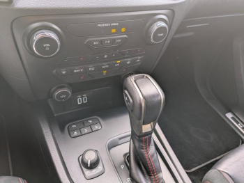 Photo 23 du bon plan FORD Ranger VUL 2.0 TDCi 213ch Double Cabine Stormtrak BVA10 occasion à 41963 €