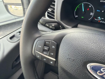 Photo 16 du bon plan FORD Transit 2T Fg VUL PE 350 L3H2 135 kW Batterie 75/68 kWh Trend Business occasion à 36990 €