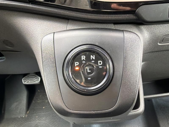 Photo 18 du bon plan FORD Transit 2T Fg VUL PE 350 L3H2 135 kW Batterie 75/68 kWh Trend Business occasion à 36990 €