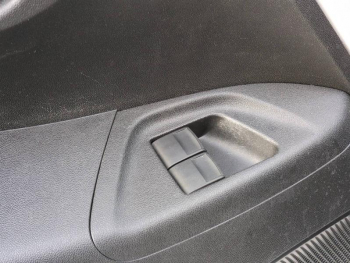 Photo 19 du bon plan PEUGEOT 108 VTi 72 Style S&S 4cv 5p occasion à 8890 €