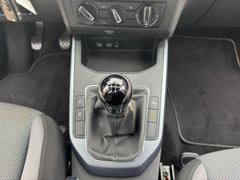 Photo 14 du bon plan SEAT Arona 1.0 EcoTSI 95ch Start/Stop Style occasion à 12990 €