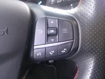 Photo 18 du bon plan FORD Fiesta 1.0 EcoBoost 100ch Stop&Start ST-Line 5p Euro6.2 occasion à 11901 €