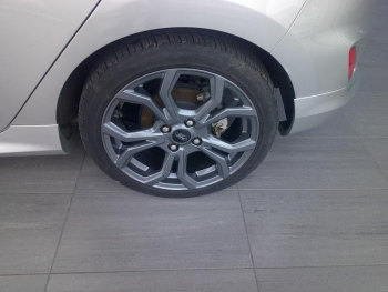 Photo 22 du bon plan FORD Fiesta 1.0 EcoBoost 100ch Stop&Start ST-Line 5p Euro6.2 occasion à 11901 €