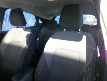 Photo 19 du bon plan FORD Puma 1.0 Flexifuel 125ch S&S mHEV Titanium occasion à 15900 €