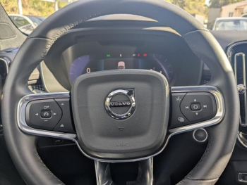 Photo 21 du bon plan VOLVO XC40 B3 163ch Ultimate DCT 7 occasion à 35390 €