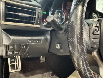 Photo 7 du bon plan LEXUS RC 300h F SPORT Executive occasion à 29990 €