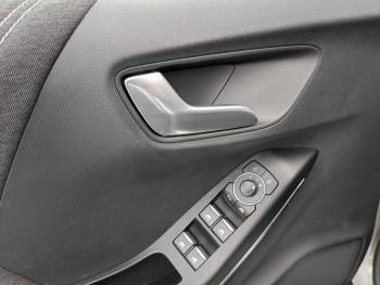 Photo 7 du bon plan FORD Puma 1.0 Flexifuel 125ch S&S mHEV Titanium occasion à 18700 €