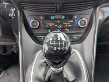 Photo 13 du bon plan FORD Kuga 1.5 EcoBoost 120ch Stop&Start Titanium 4x2 occasion à 14500 €