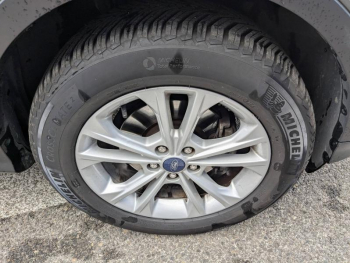 Photo 20 du bon plan FORD Kuga 1.5 EcoBoost 120ch Stop&Start Titanium 4x2 occasion à 14500 €