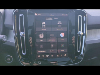 Photo 33 du bon plan VOLVO XC40 B3 163ch Plus DCT 7 occasion à 43900 €