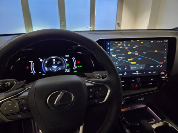 Photo 4 du bon plan LEXUS NX 450h+ F SPORT Executive 4WD MY25 occasion à 63900 €