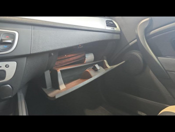 Photo 15 du bon plan RENAULT Megane Coupe 1.5 dCi 110ch energy FAP Intens ecoÂ² occasion à 5990 €