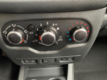 Photo 20 du bon plan DACIA Lodgy 1.3 TCe 130ch FAP Stepway 5 places E6D-Full occasion à 12490 €