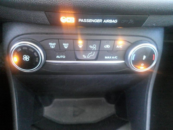 Photo 13 du bon plan FORD Fiesta 1.0 Flexifuel 95ch Titanium Business 5p occasion à 14900 €