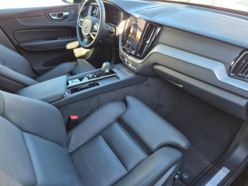 Photo 14 du bon plan VOLVO XC60 T6 Hybride Rechargeable 253 + 145ch Plus Style Dark Geartronic 8 AWD occasion à 52900 €