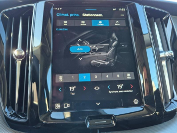 Photo 18 du bon plan VOLVO XC60 T6 Hybride Rechargeable 253 + 145ch Plus Style Dark Geartronic 8 AWD occasion à 52900 €