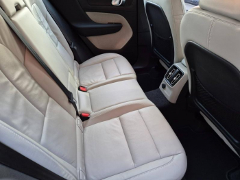 Photo 15 du bon plan VOLVO XC40 T4 Recharge 129 + 82ch Inscription Luxe DCT 7 occasion à 26990 €