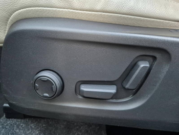 Photo 17 du bon plan VOLVO XC40 T4 Recharge 129 + 82ch Inscription Luxe DCT 7 occasion à 26990 €