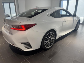 Photo 17 du bon plan LEXUS RC 300h F SPORT Executive occasion à 29990 €
