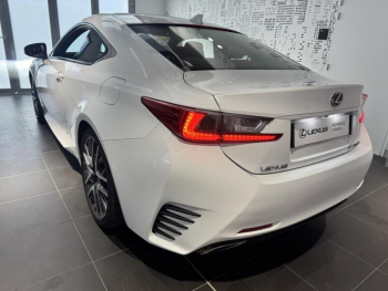 Photo 18 du bon plan LEXUS RC 300h F SPORT Executive occasion à 29990 €