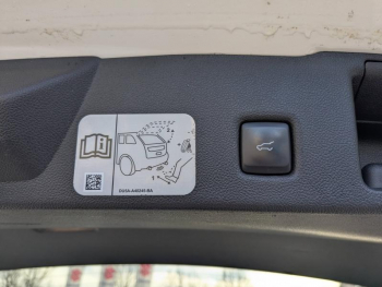 Photo 11 du bon plan FORD Kuga 2.5 Duratec 225ch PHEV Vignale BVA occasion à 22843 €